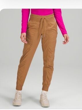 lululemon athletica dance studio mid rise jogger *Full Length